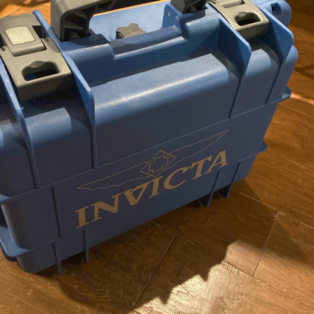 Invicta Blue 8 slit Pelican Case NO BUNDLES DUE TO SHIPPING
